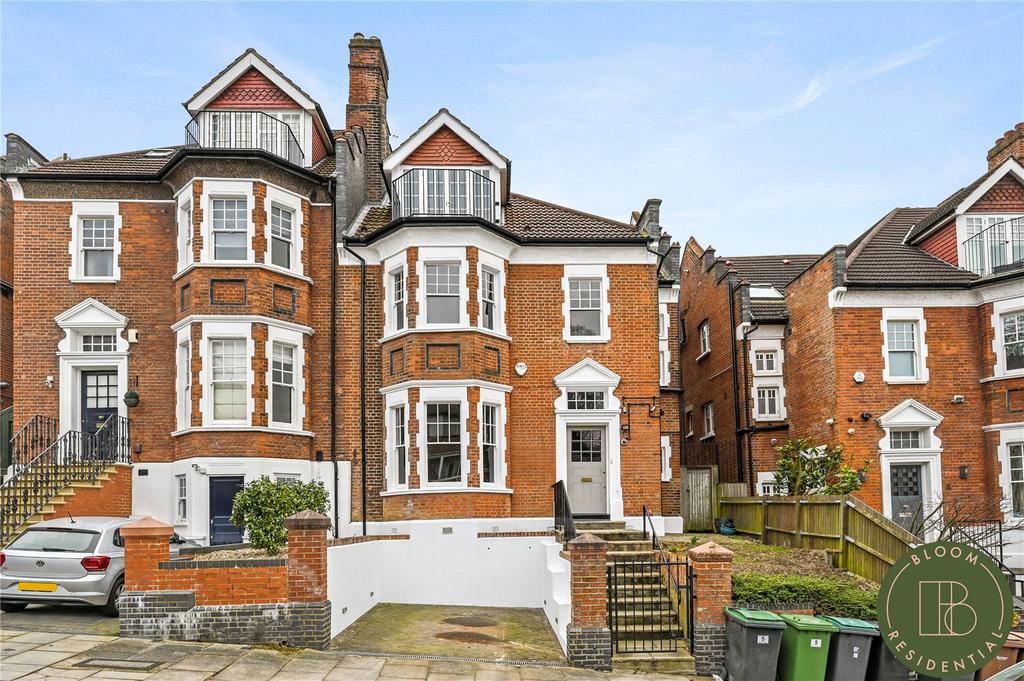 Grosvenor Gardens, Muswell Hill, London, N10 5 bed semidetached house