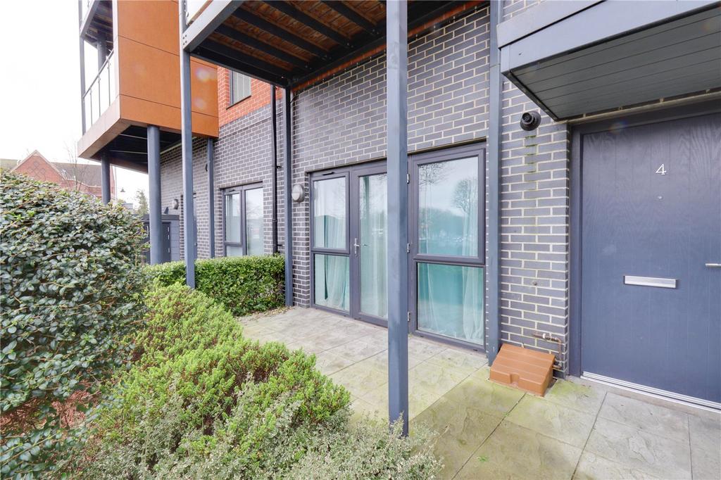 Apartment in London, Harold Wood - View 5