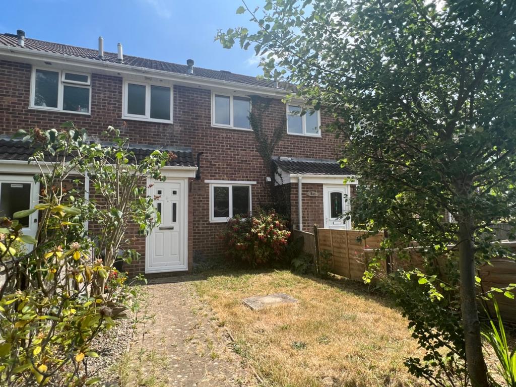 Forest Edge, Fawley, Southampton... 2 bed terraced house £245,000