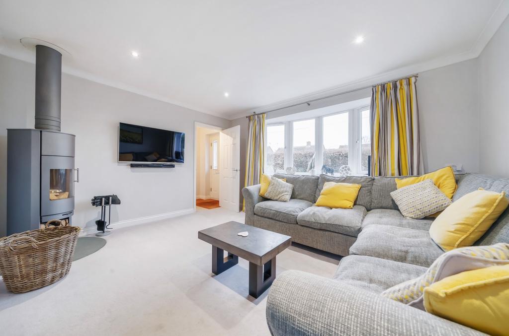 Parkstone Road, Ropley, Alresford, Hampshire, SO24 3 bed bungalow £
