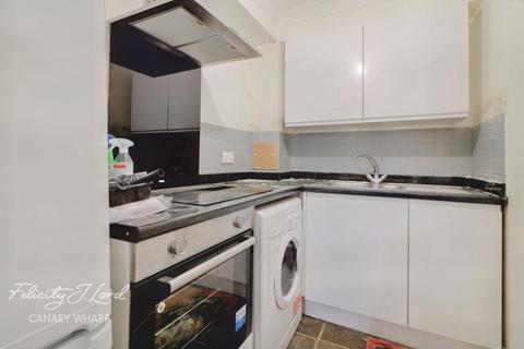 1 bedroom apartment to rent, Peninsula Court, E14, London