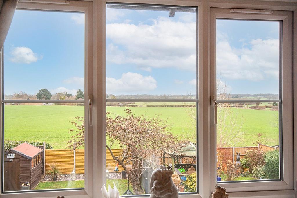 Carvers Croft, Woolmer Green... 4 bed detached house £625,000