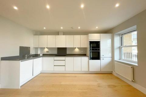 1 bedroom flat to rent, The Mount, Brentwood, Essex, CM14