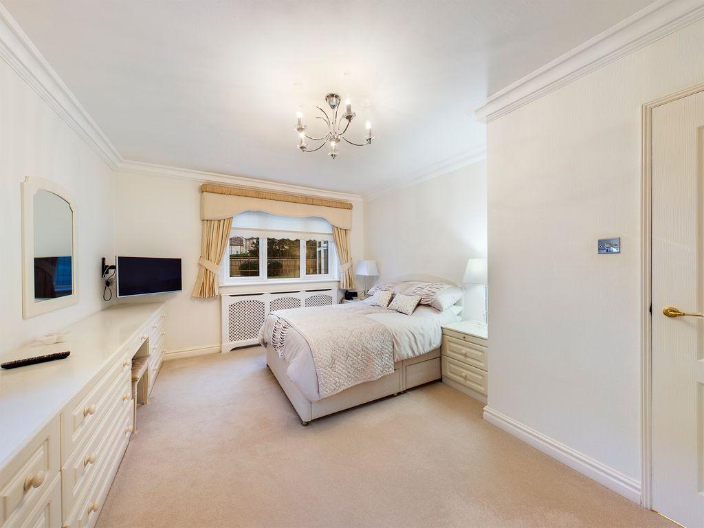 Bedroom 1 (Double)