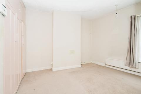 97 Central Road, Hugglescote, Coalville, LE67 2FJ