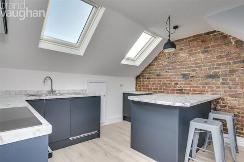 2 bedroom flat to rent, Whitehawk Road, Brighton, BN2
