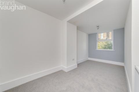 2 bedroom flat to rent, Whitehawk Road, Brighton, BN2