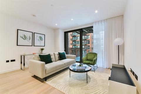 2 bedroom flat to rent - The Modern, Embassy Gardens, London, SW11