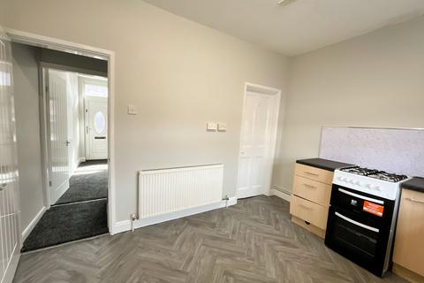 2 bedroom terraced house to rent, Park Terrace, Town Centre, DN1