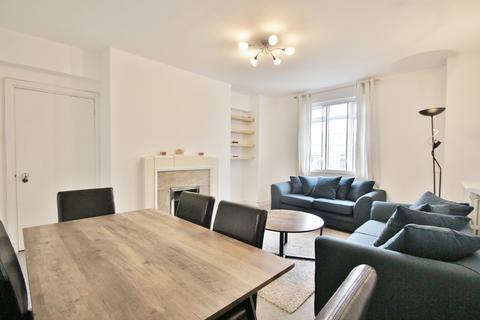 3 bedroom apartment for sale, Latymer Court, Hammersmith Road, Hammersmith, W6