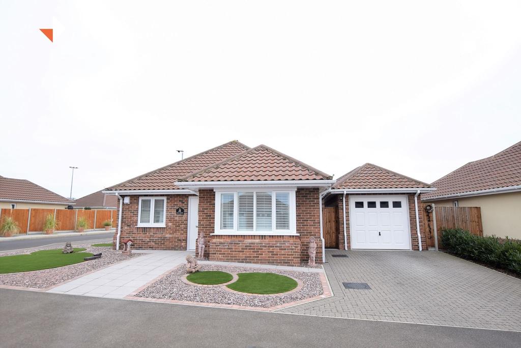Gainsford Gardens, ClactononSea 2 bed detached bungalow £440,000