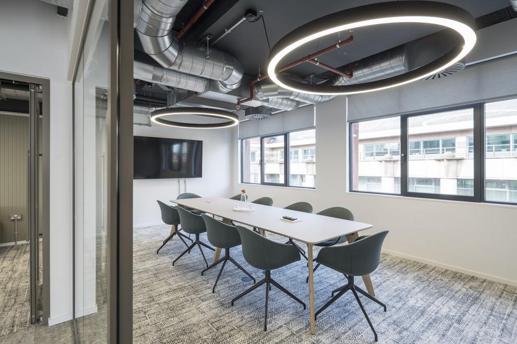 6th Floor Fitted
