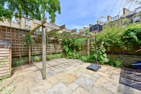 4b Pyrland Road, London, N5 2JD