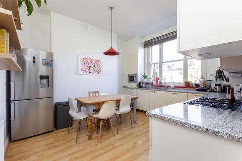 4b Pyrland Road, London, N5 2JD