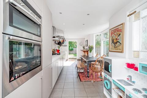 34 Wyatt Road, London, N5 2JU