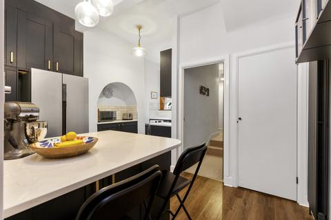 52a Gloucester Drive, London, N4 2LN