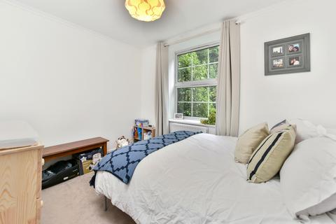 Flat 18, Denton House Halton Road, London, N1 2AE