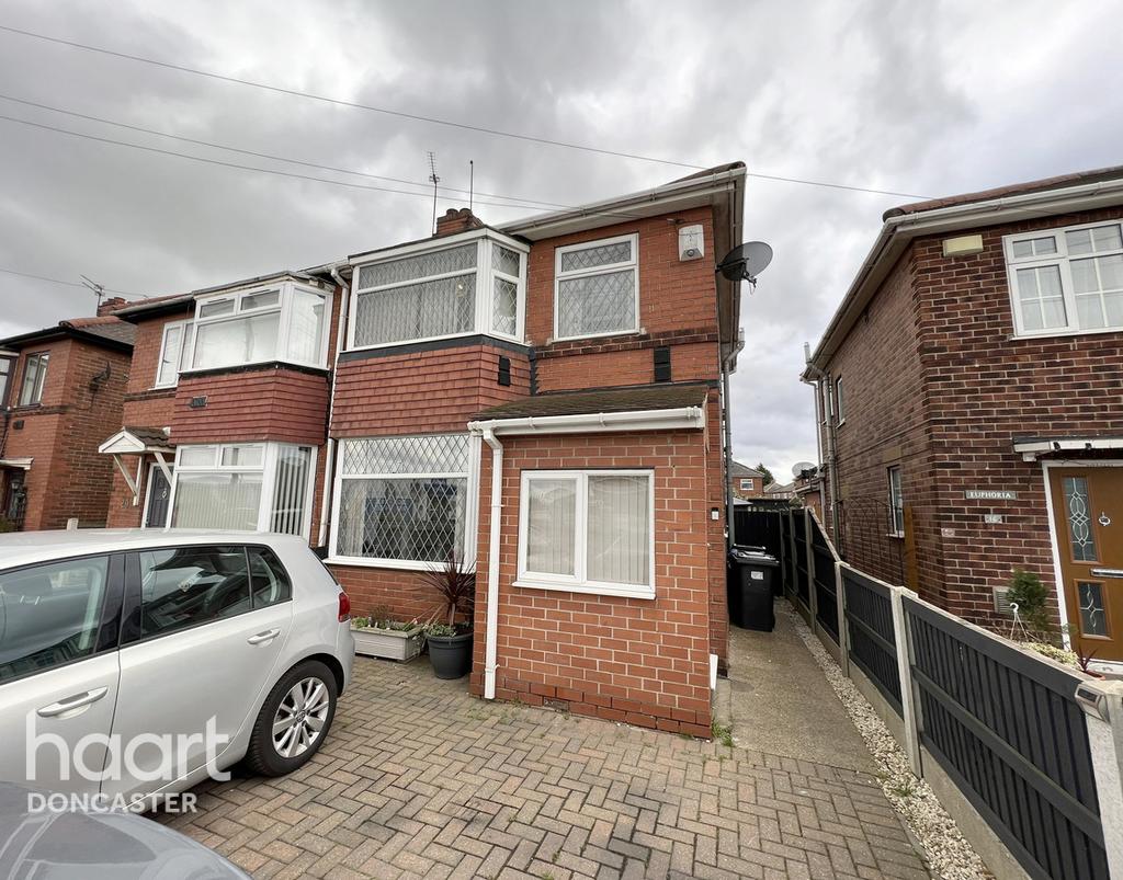 Wheatley Hall Road, Doncaster 3 bed semidetached house £140,000