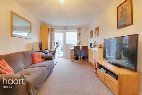 17 Ash Grove, Hayes, UB3 1JR
