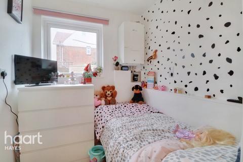 17 Ash Grove, Hayes, UB3 1JR