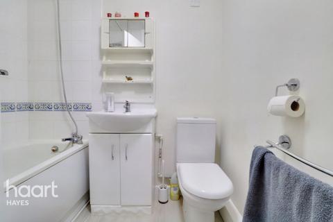 17 Ash Grove, Hayes, UB3 1JR