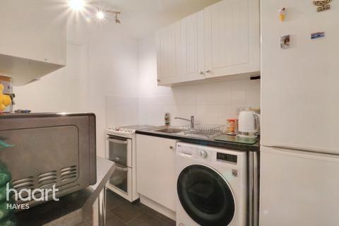 17 Ash Grove, Hayes, UB3 1JR