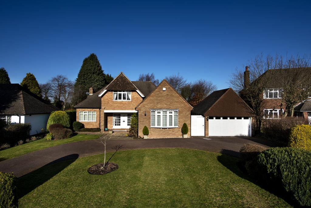 Newick Avenue 3 bed detached house £950,000