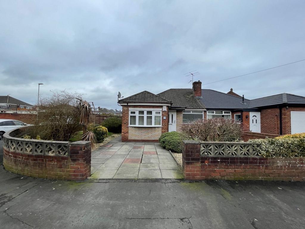 Camberwell Crescent, Wigan, WN2 1AT 2 bed detached bungalow £750 pcm