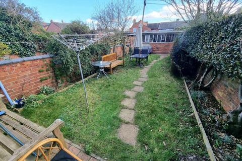 98 Cedar Road, Northampton, NN1 4RW