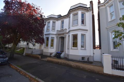 5 bedroom flat to rent, Leam Terrace, Leamington Spa, Warwickshire, CV31