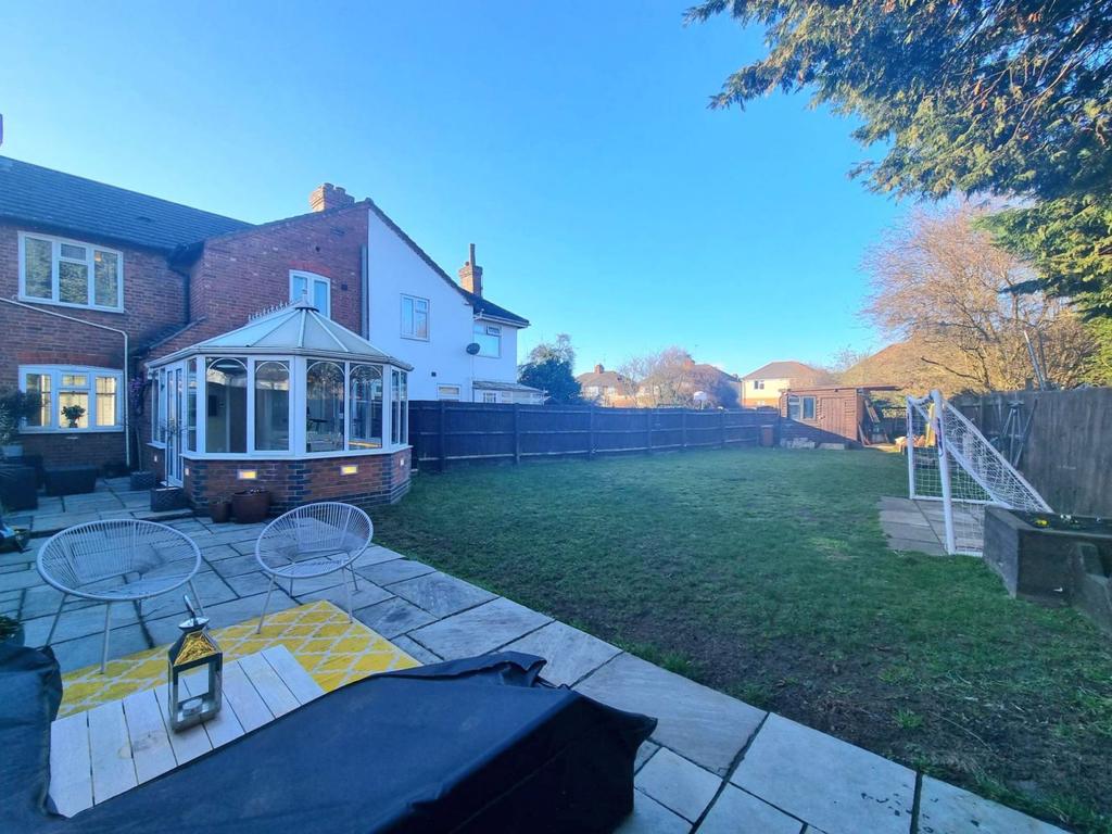 Ashcroft Gardens, Abington, Northampton NN3 2JR 3 bed terraced house