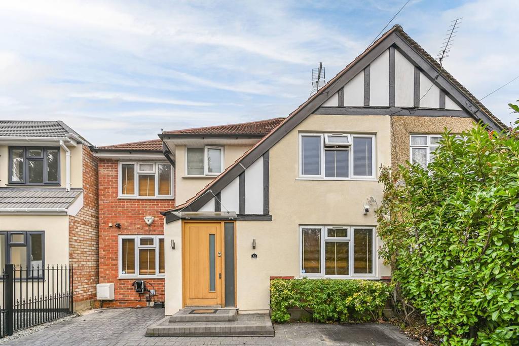 Boxtree Lane, Harrow Weald, Harrow, HA3 4 bed semidetached house for