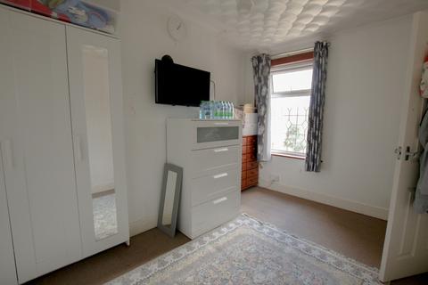 1 Howards Grove, Shirley, Southampton, SO15 5PR