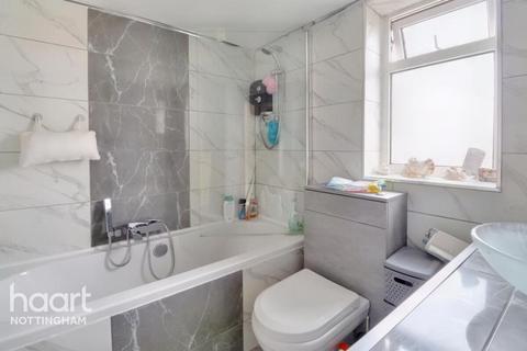 3 bedroom semi-detached house to rent, Deepdene Way, Nottingham