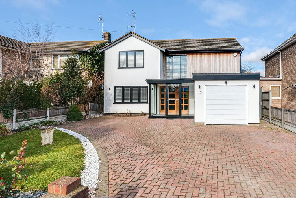 Wyatts Drive, Thorpe Bay, SS1 4 bed detached house £800,000