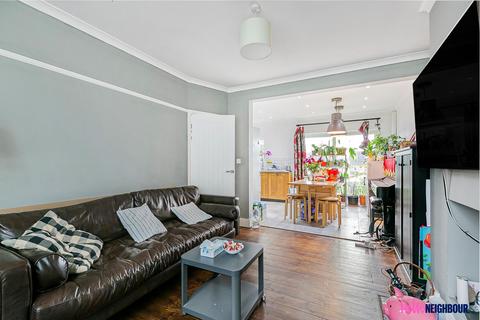 2 bedroom semi-detached house to rent, Crownhill Road, London, IG8
