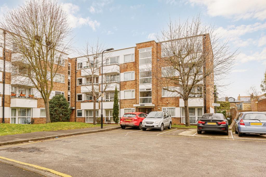 Balmain Close, Ealing, W5 2 bed apartment for sale £500,000