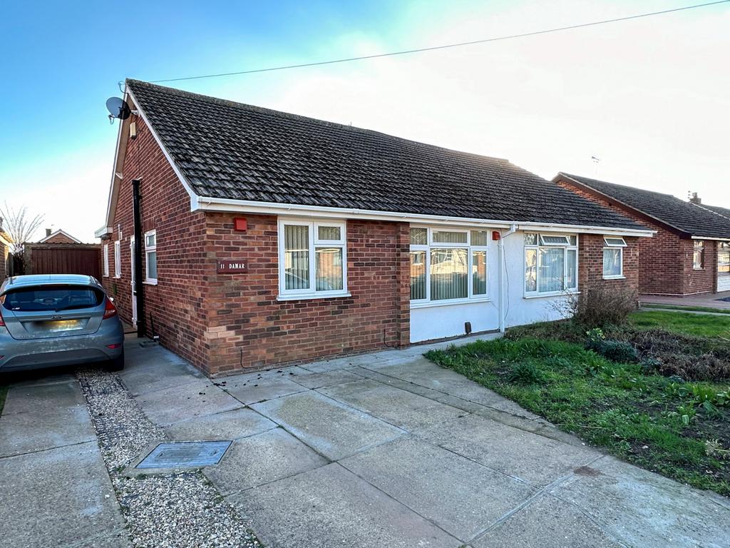 Bradwell, Great Yarmouth, NR31 2 bed semidetached bungalow £865 pcm