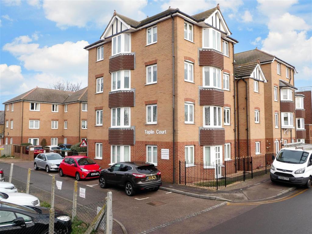 Albion Road, Birchington, Kent 2 bed flat for sale £140,000