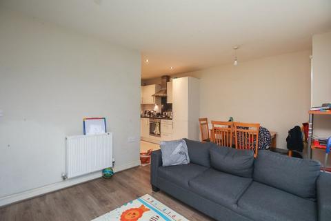 2 bedroom flat to rent - Frays Avenue, West Drayton, UB7