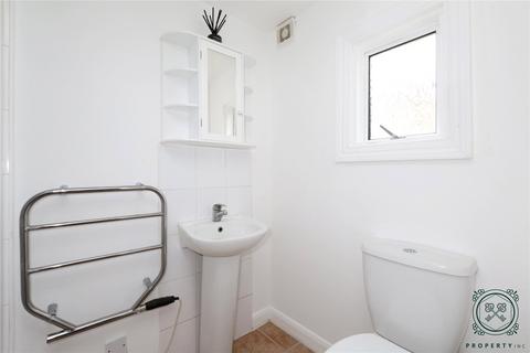 Flat D, 116 Allison Road, London, N8 0AS