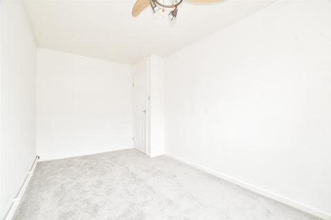 8 Baylis Walk, Crawley, RH11 9LB