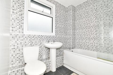 8 Baylis Walk, Crawley, RH11 9LB