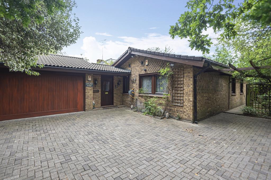 Old Church Lane, Stanmore HA7 4 bed detached bungalow for sale £1,225,000