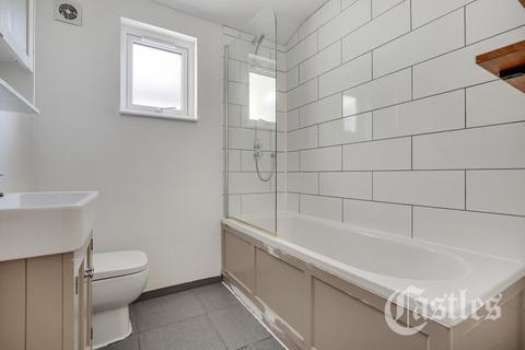3 bedroom terraced house to rent, Truro Road, Wood Green, N22