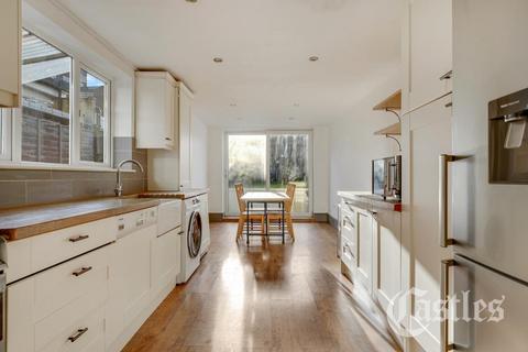3 bedroom terraced house to rent, Truro Road, Wood Green, N22