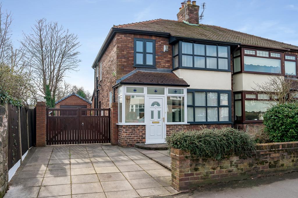 Gunning Avenue, Eccleston, St Helens... 3 bed semidetached house £