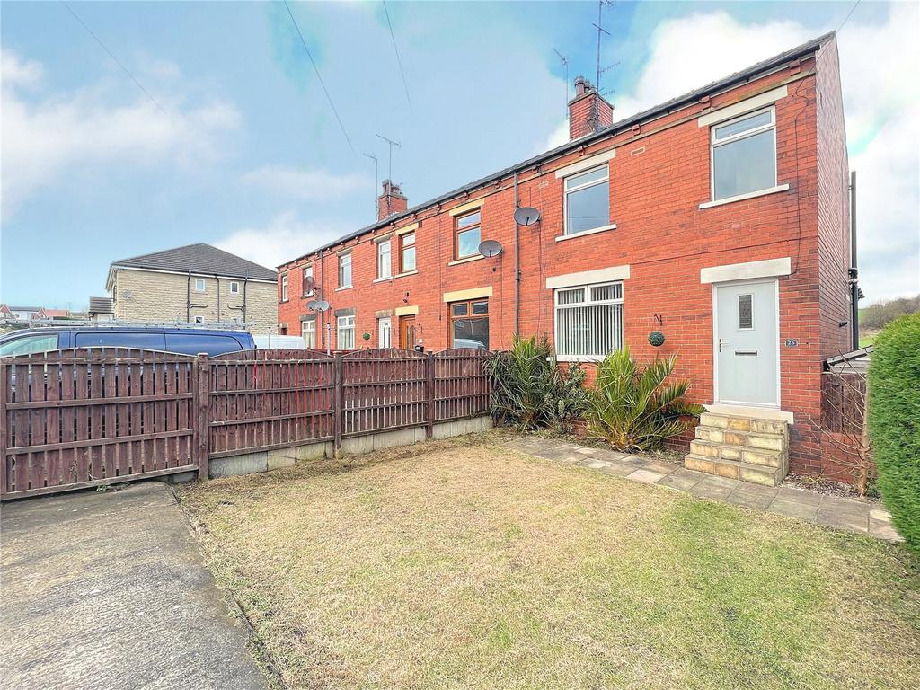 Farfield Avenue, Carlinghow Lane... 3 bed terraced house £150,000