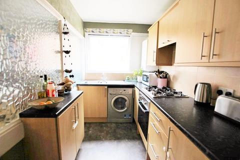 2 bedroom maisonette to rent, Cromberdale Court, Spencer Road, Tottenham, London, N17