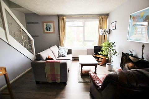 2 bedroom maisonette to rent, Cromberdale Court, Spencer Road, Tottenham, London, N17